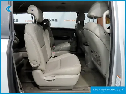 KIA CARNIVAL 9-SEATER PRESTIGE