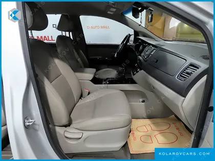 KIA CARNIVAL 9-SEATER PRESTIGE