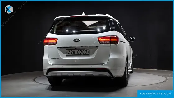 KIA CARNIVAL 9-SEATER NOBLESSE