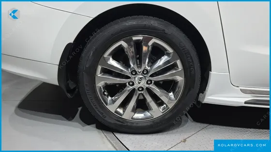 KIA CARNIVAL 9-SEATER NOBLESSE