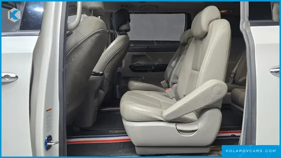 KIA CARNIVAL 9-SEATER NOBLESSE