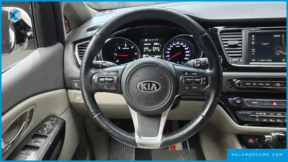 KIA CARNIVAL 9-SEATER NOBLESSE