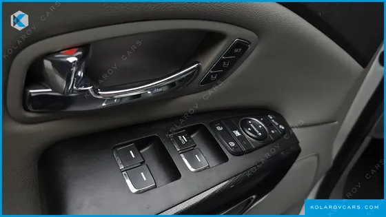 KIA CARNIVAL 9-SEATER NOBLESSE