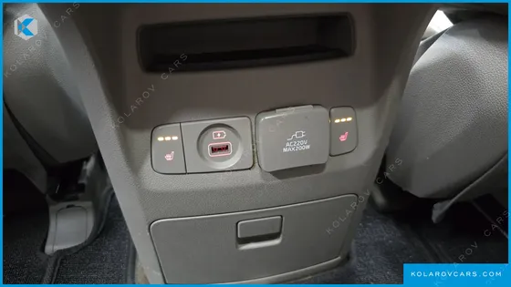 KIA CARNIVAL 9-SEATER NOBLESSE