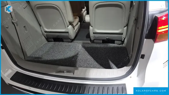 KIA CARNIVAL 9-SEATER NOBLESSE