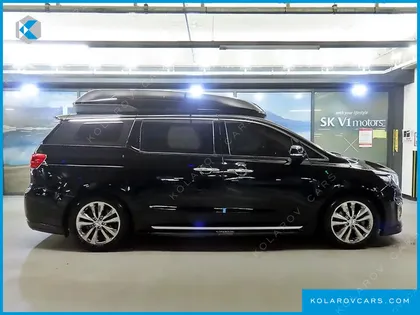KIA CARNIVAL 7-SEATER HI-LIMOUSINE
