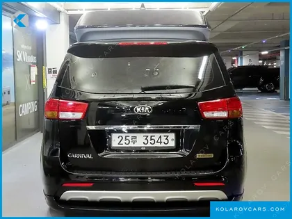 KIA CARNIVAL 7-SEATER HI-LIMOUSINE