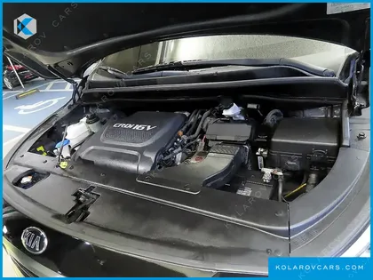 KIA CARNIVAL 7-SEATER HI-LIMOUSINE