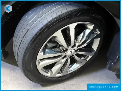 KIA CARNIVAL 7-SEATER HI-LIMOUSINE