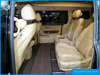 KIA CARNIVAL 7-SEATER HI-LIMOUSINE