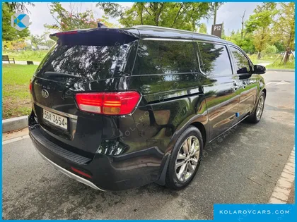 KIA CARNIVAL 9-SEATER NOBLESSE