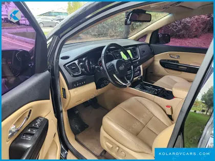 KIA CARNIVAL 9-SEATER NOBLESSE