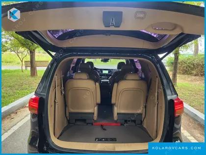 KIA CARNIVAL 9-SEATER NOBLESSE