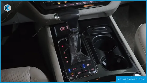 KIA CARNIVAL GASOLINE 7-SEATER LIMOUSINE