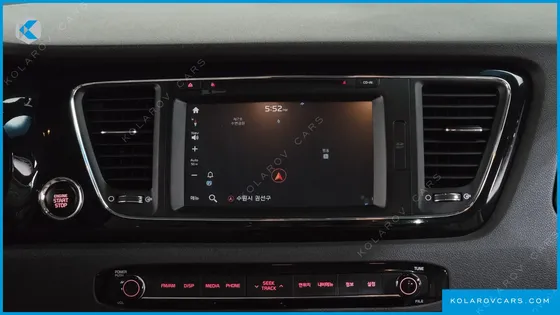 KIA CARNIVAL GASOLINE 7-SEATER LIMOUSINE