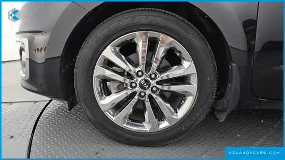 KIA CARNIVAL 9-SEATER PRESTIGE