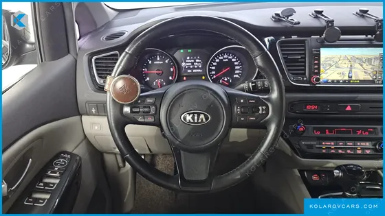 KIA CARNIVAL 9-SEATER PRESTIGE