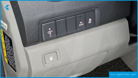 KIA CARNIVAL 9-SEATER PRESTIGE