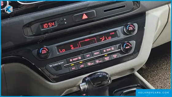 KIA CARNIVAL 9-SEATER PRESTIGE