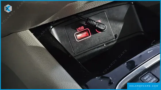 KIA CARNIVAL 9-SEATER PRESTIGE