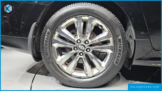 KIA CARNIVAL 9-SEATER NOBLESSE