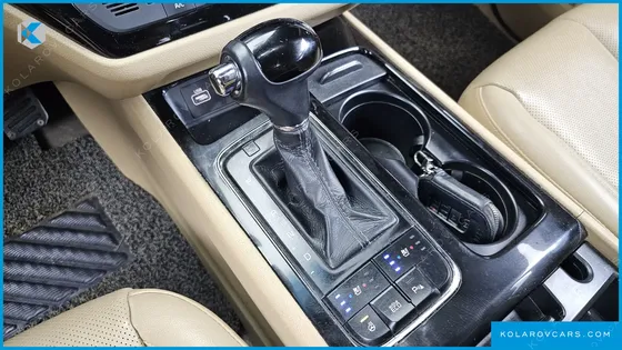 KIA CARNIVAL 9-SEATER NOBLESSE