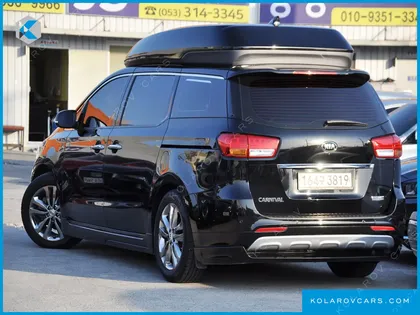 KIA CARNIVAL 9-SEATER HI-LIMOUSINE