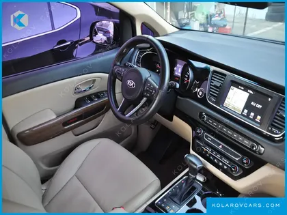 KIA CARNIVAL 9-SEATER HI-LIMOUSINE