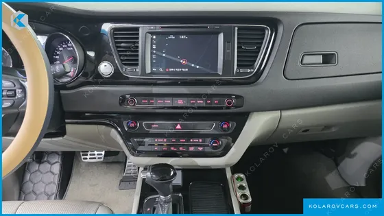 KIA CARNIVAL GASOLINE 7-SEATER LIMOUSINE