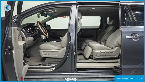 KIA CARNIVAL GASOLINE 7-SEATER LIMOUSINE