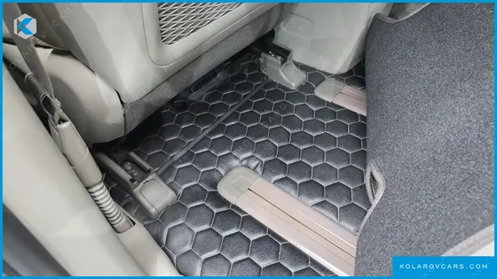 KIA CARNIVAL GASOLINE 7-SEATER LIMOUSINE