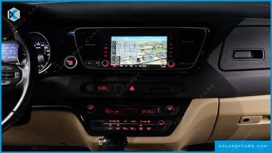 KIA CARNIVAL 9-SEATER PRESTIGE