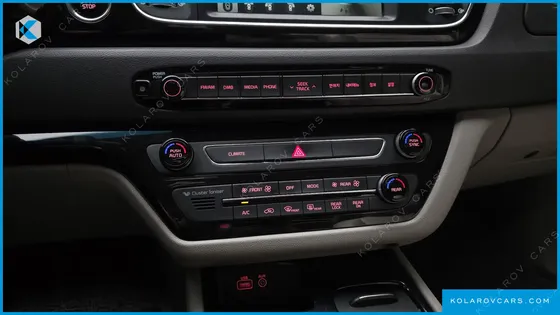 KIA CARNIVAL 7-SEATER LIMOUSINE