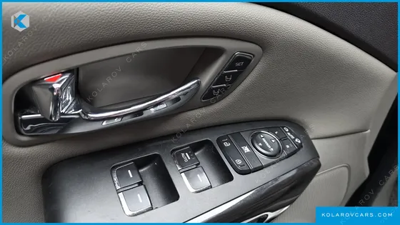 KIA CARNIVAL 7-SEATER LIMOUSINE