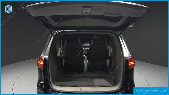 KIA CARNIVAL 7-SEATER LIMOUSINE