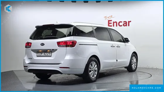 KIA CARNIVAL 11-SEATER LUXURY