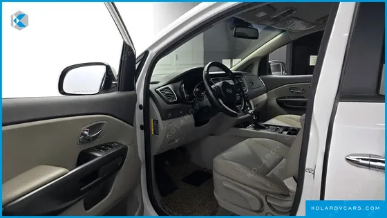 KIA CARNIVAL 11-SEATER LUXURY