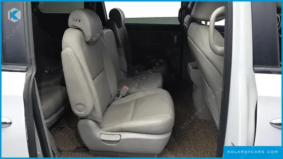 KIA CARNIVAL 11-SEATER LUXURY