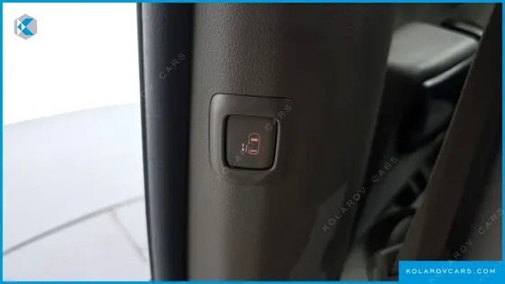 KIA CARNIVAL 11-SEATER LUXURY