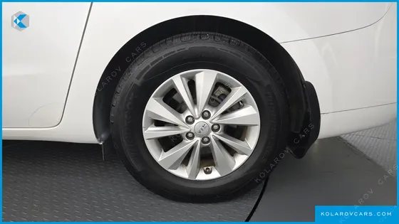 KIA CARNIVAL 11-SEATER LUXURY
