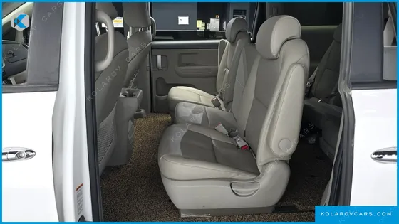 KIA CARNIVAL 11-SEATER LUXURY