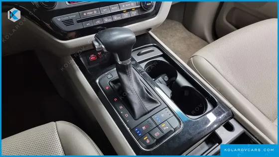KIA CARNIVAL 9-SEATER PRESTIGE