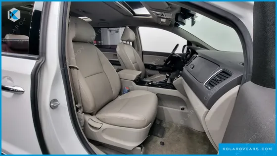 KIA CARNIVAL 9-SEATER PRESTIGE
