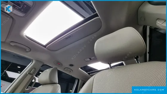 KIA CARNIVAL 9-SEATER PRESTIGE
