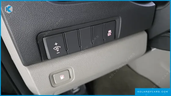 KIA CARNIVAL 9-SEATER PRESTIGE