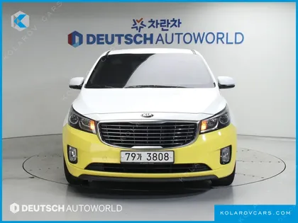 KIA CARNIVAL 6-SEATER WHEELCHAIR LIFT
