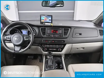 KIA CARNIVAL 6-SEATER WHEELCHAIR LIFT
