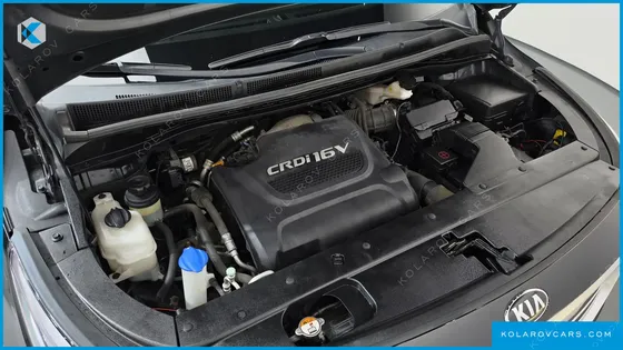 KIA CARNIVAL 9-SEATER PRESTIGE