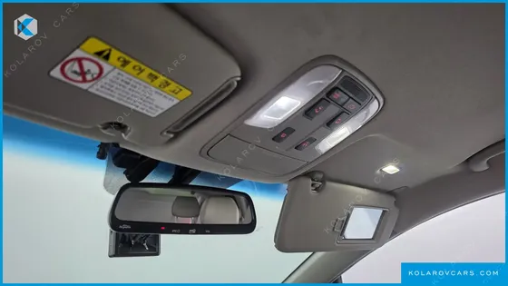 KIA CARNIVAL 9-SEATER PRESTIGE