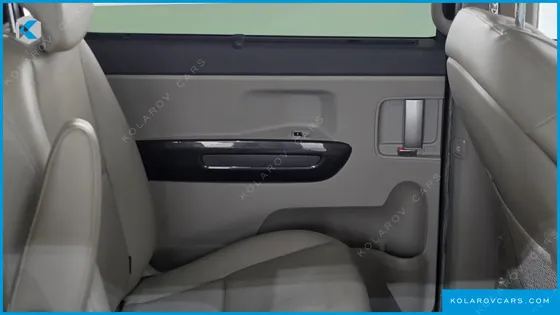KIA CARNIVAL 9-SEATER PRESTIGE